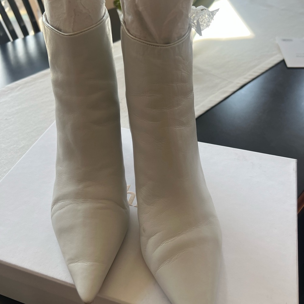 White iAlexnder boots